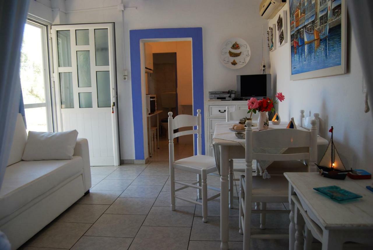 Killini Cottage Studio The Small Cyclades Kastro-Kyllini Eksteriør billede